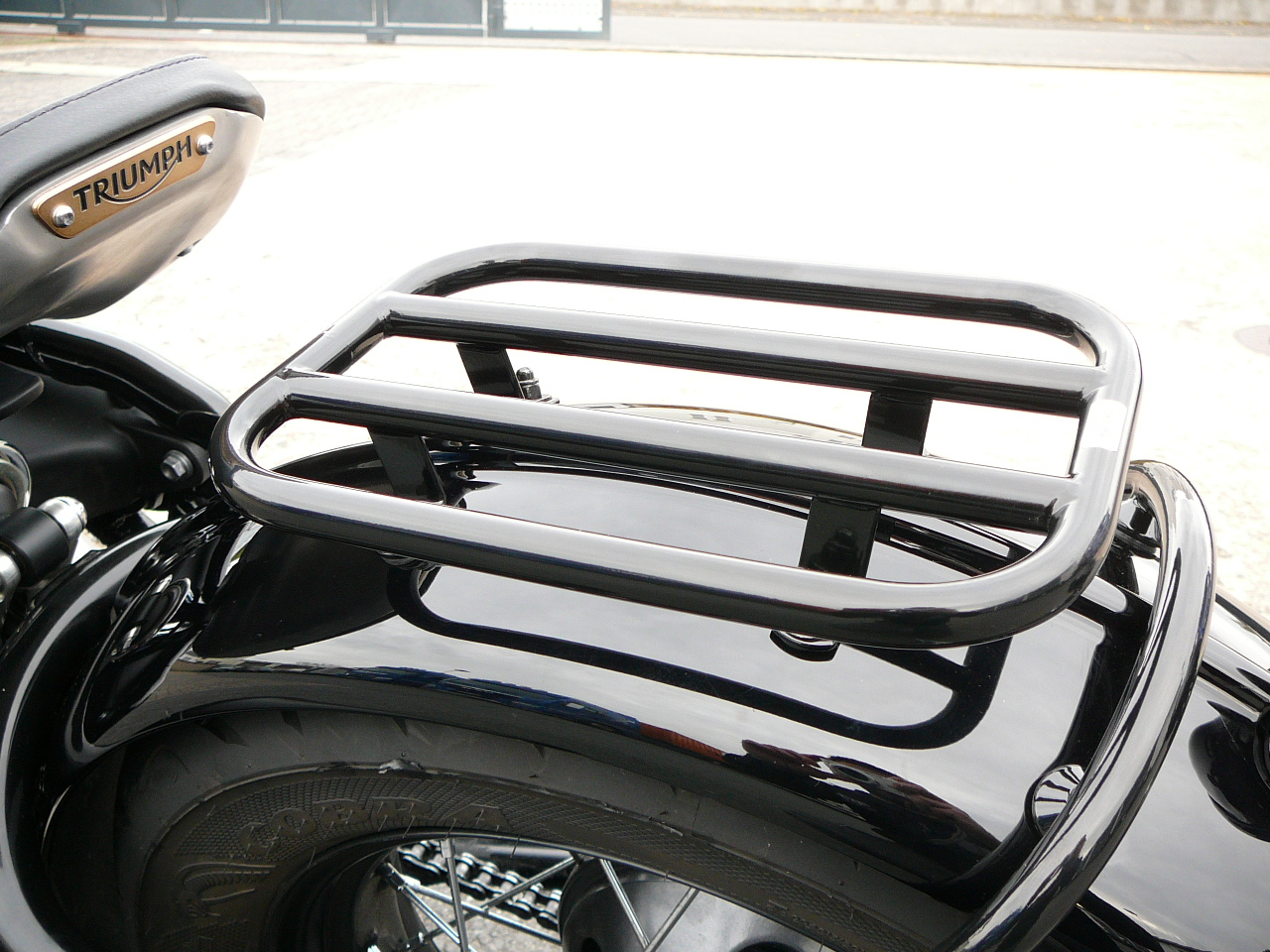 Stahl Gepäckträger verstellbar Bobber schwarz 2017–2020 abnehmbar speziell für Triumph Bonneville Bobber Motorrad-Gepäckträger hinten für Tour-Pak 